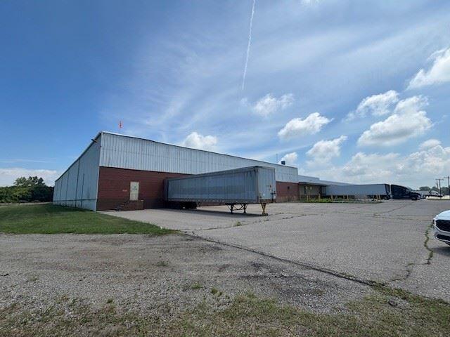 2875 S Pipestone Road Property Photo 3