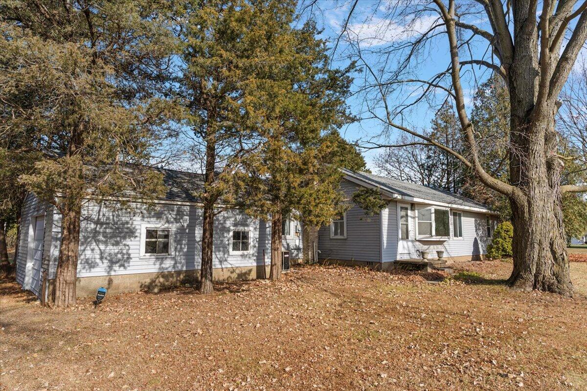 10733 Martz Road Property Photo 2