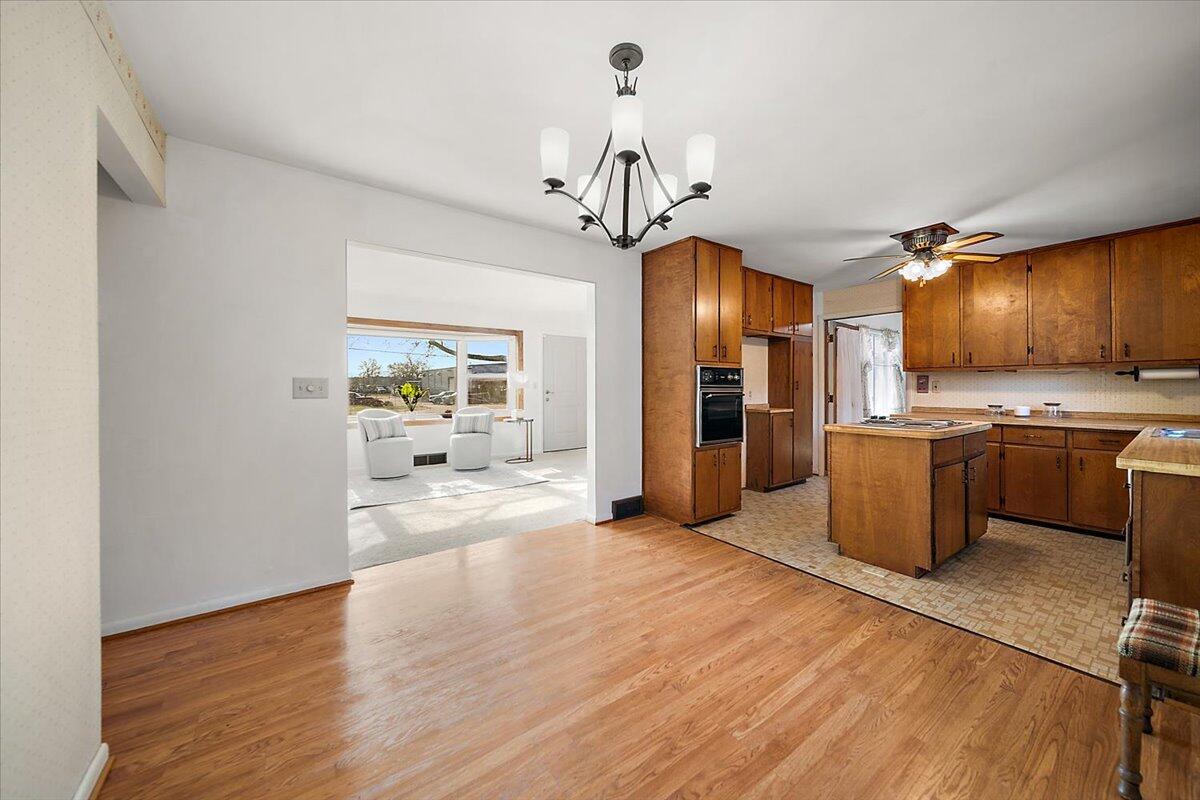 10733 Martz Road Property Photo 5