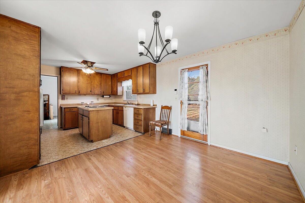 10733 Martz Road Property Photo 7