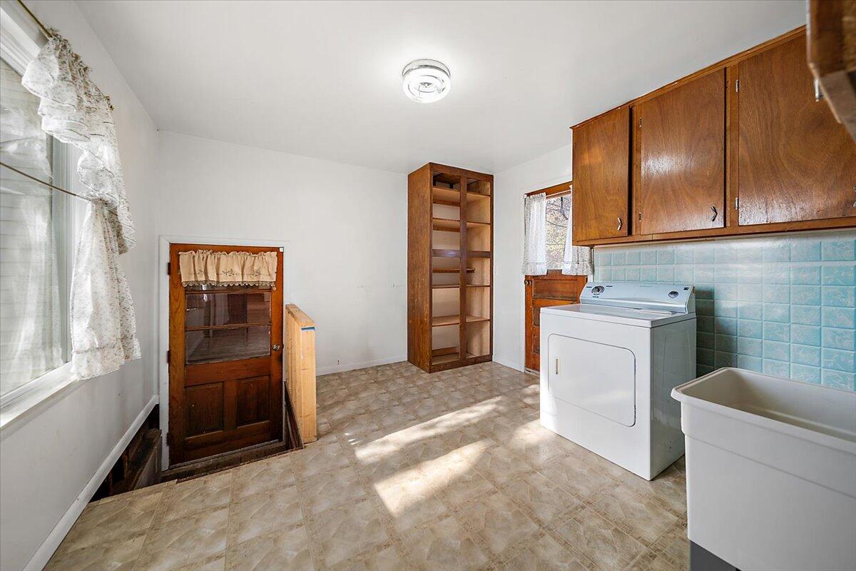 10733 Martz Road Property Photo 17