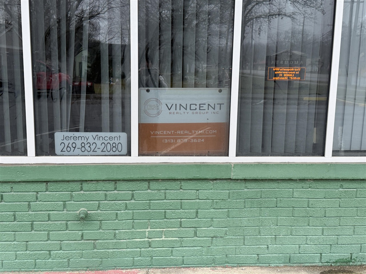 102 S Webster Street Property Photo 2