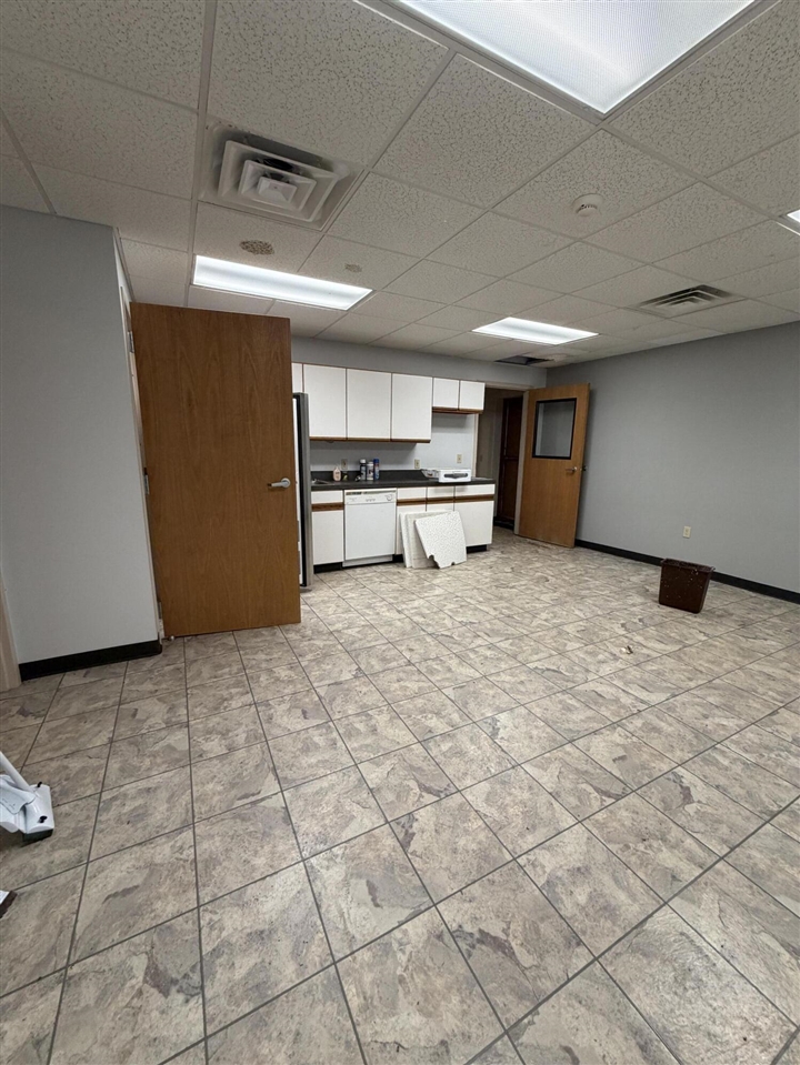 102 S Webster Street Property Photo 12