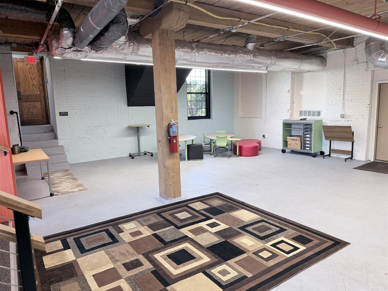 160 W Washington Avenue Property Photo 2