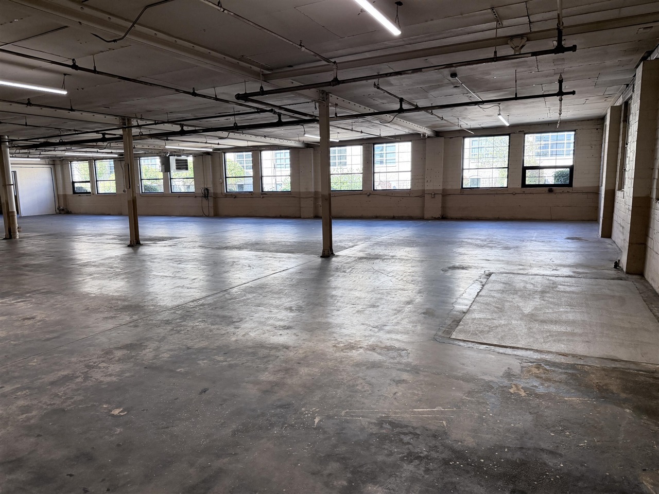 160 W Washington Avenue Property Photo 13