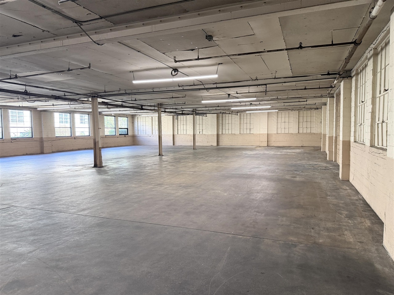 160 W Washington Avenue Property Photo 14