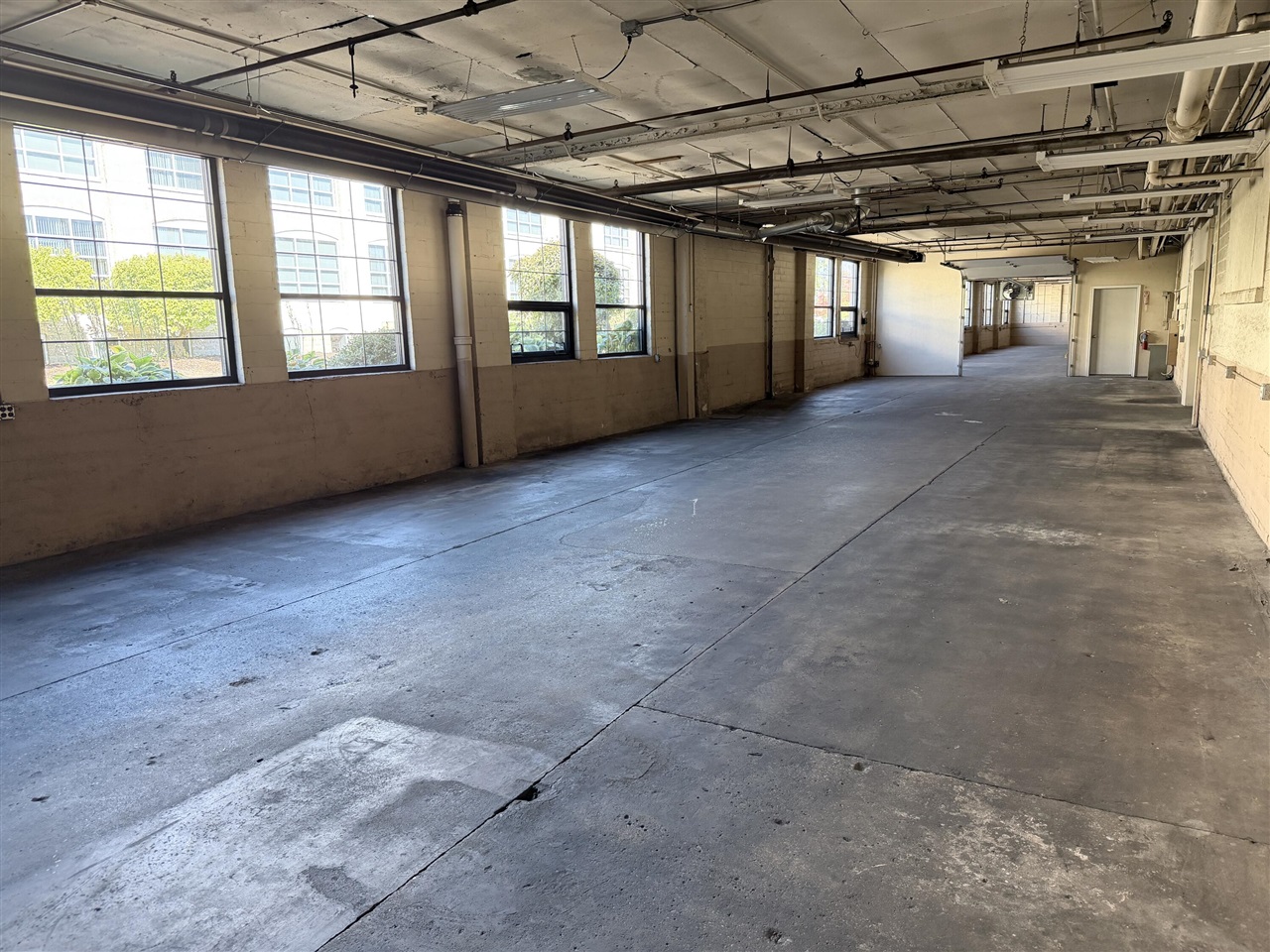 160 W Washington Avenue Property Photo 17