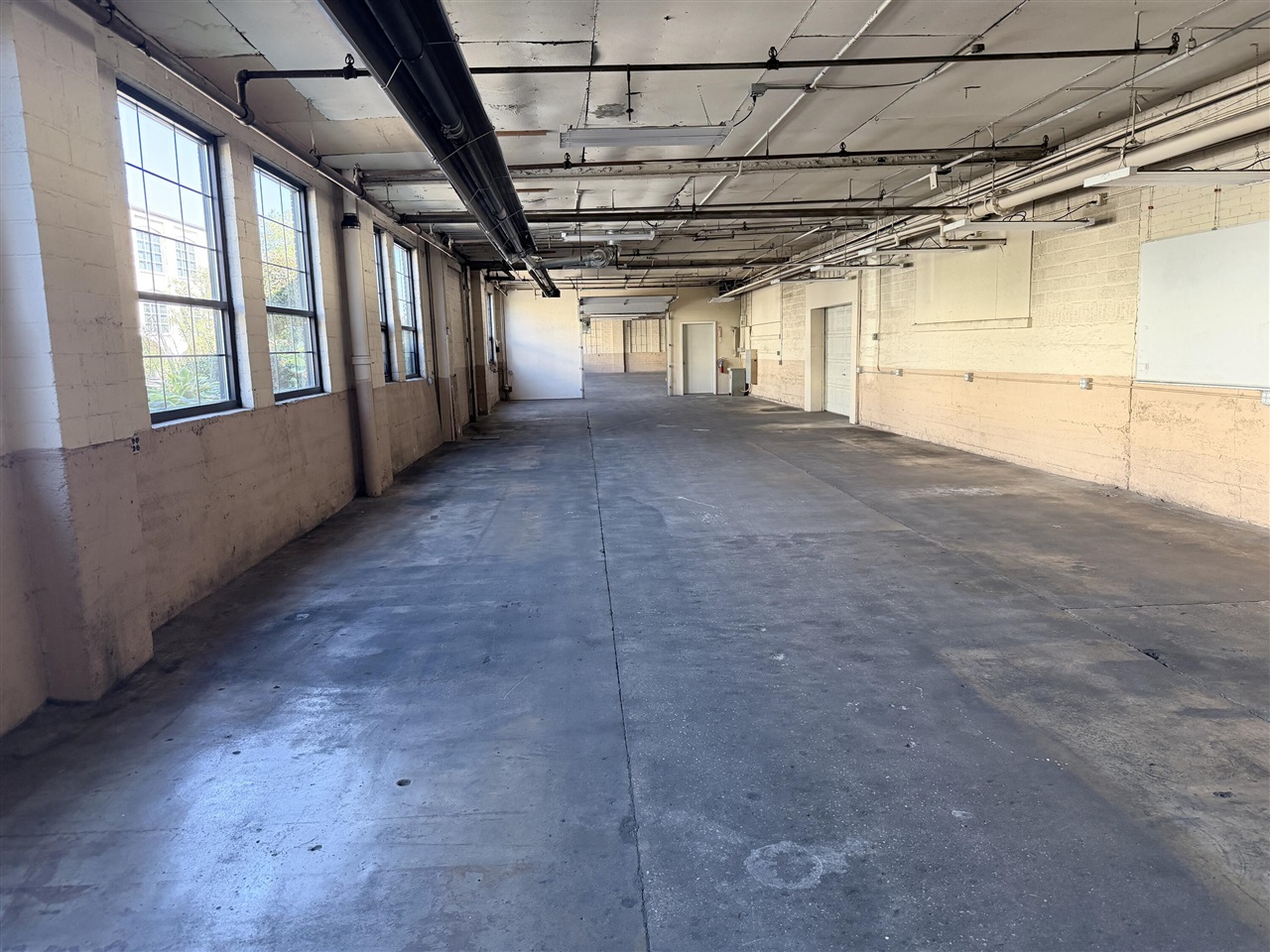 160 W Washington Avenue Property Photo 18