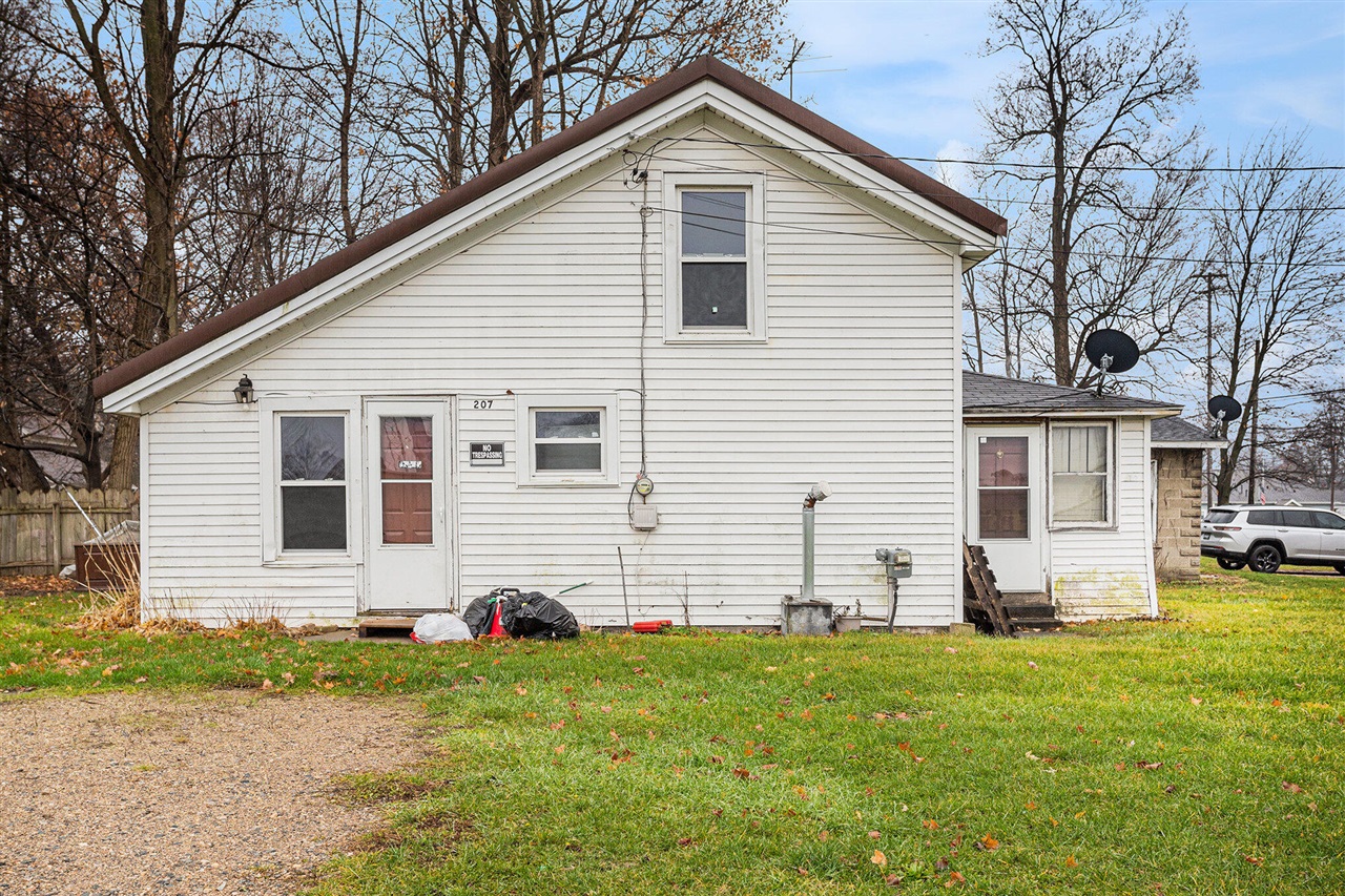 207 S Capital Avenue Property Photo 2
