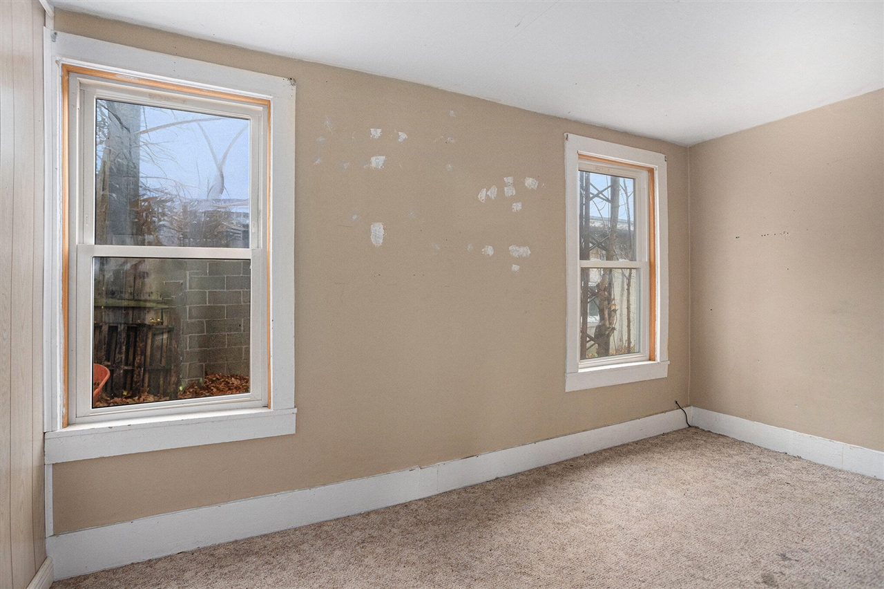 207 S Capital Avenue Property Photo 10