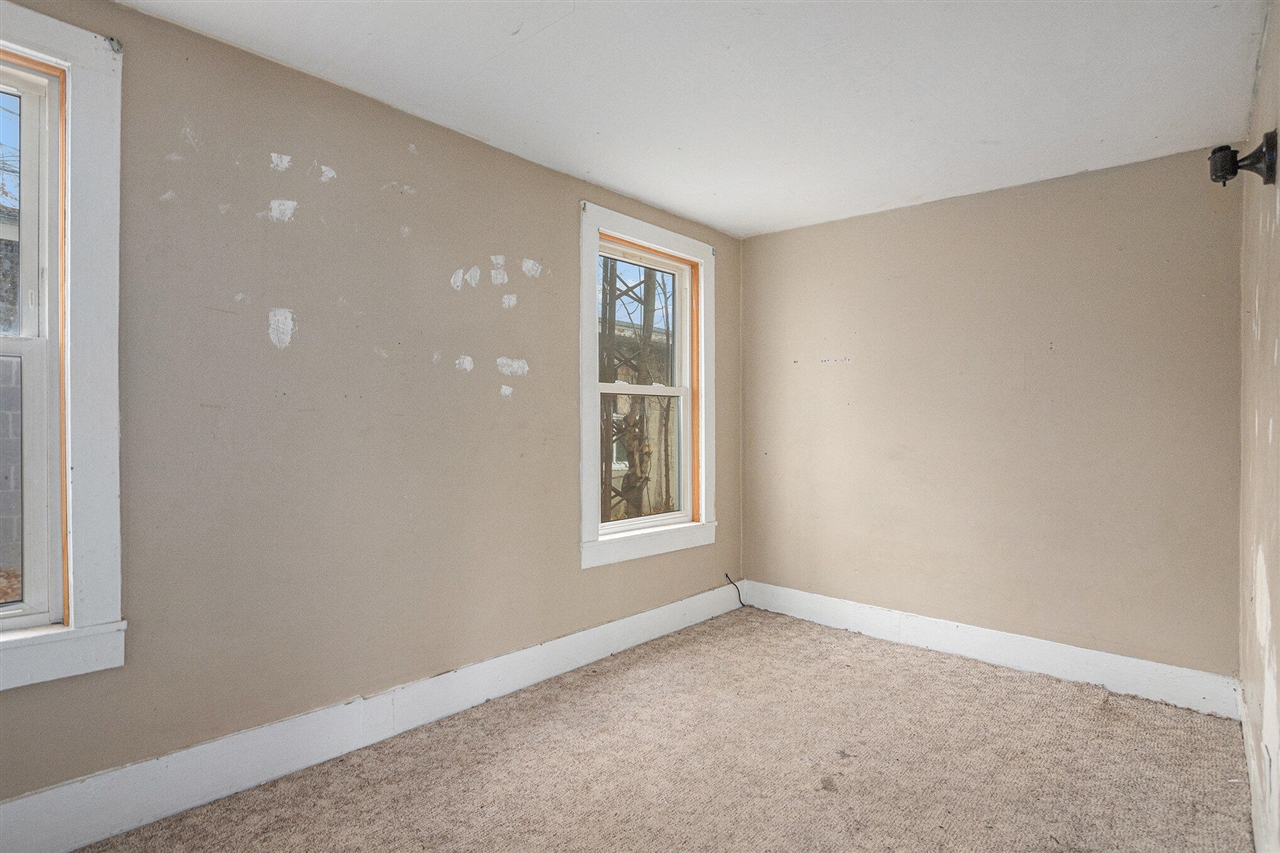 207 S Capital Avenue Property Photo 11