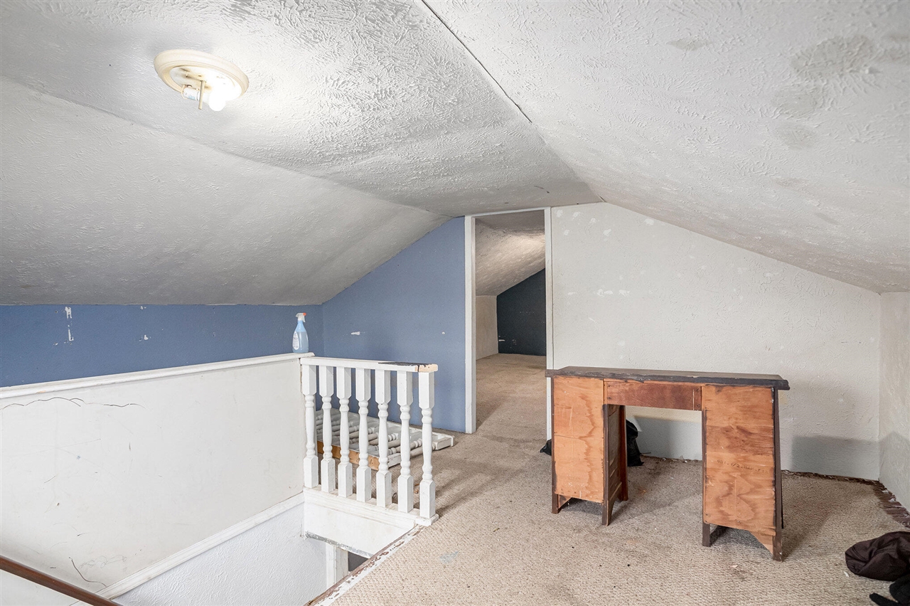 207 S Capital Avenue Property Photo 15