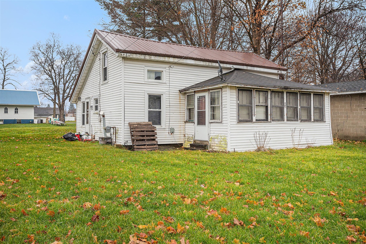 207 S Capital Avenue Property Photo 18