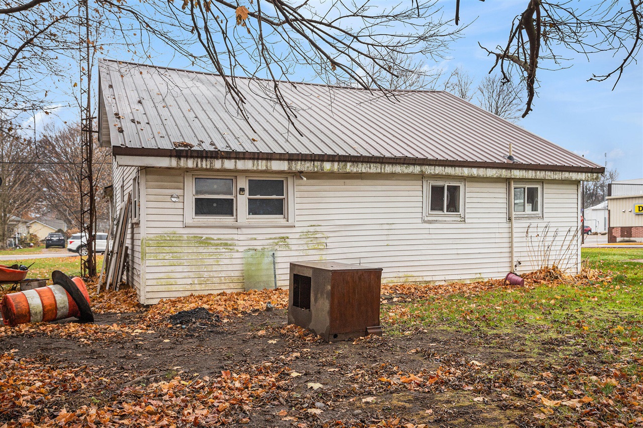 207 S Capital Avenue Property Photo 19