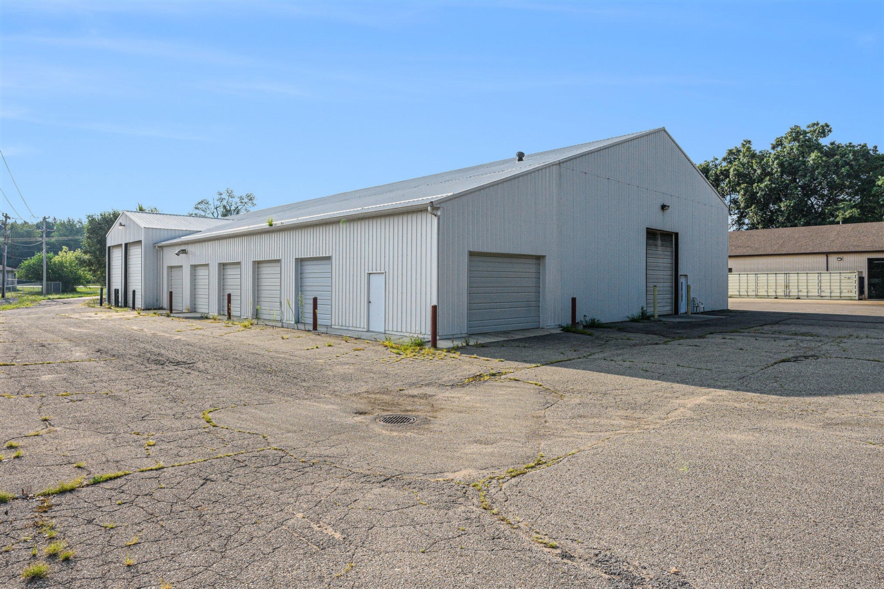 9340 Shaver Road Property Photo 13