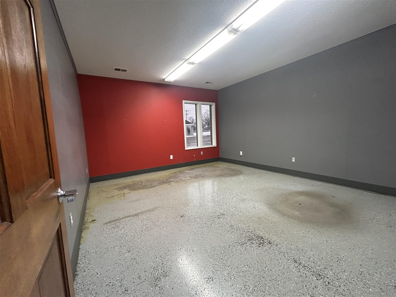 9350 Shaver Road Property Photo 7