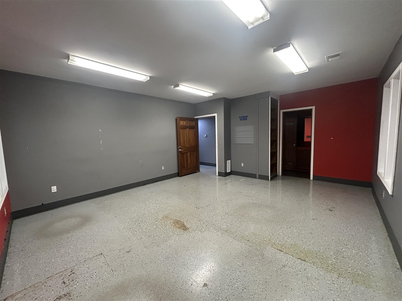 9350 Shaver Road Property Photo 8
