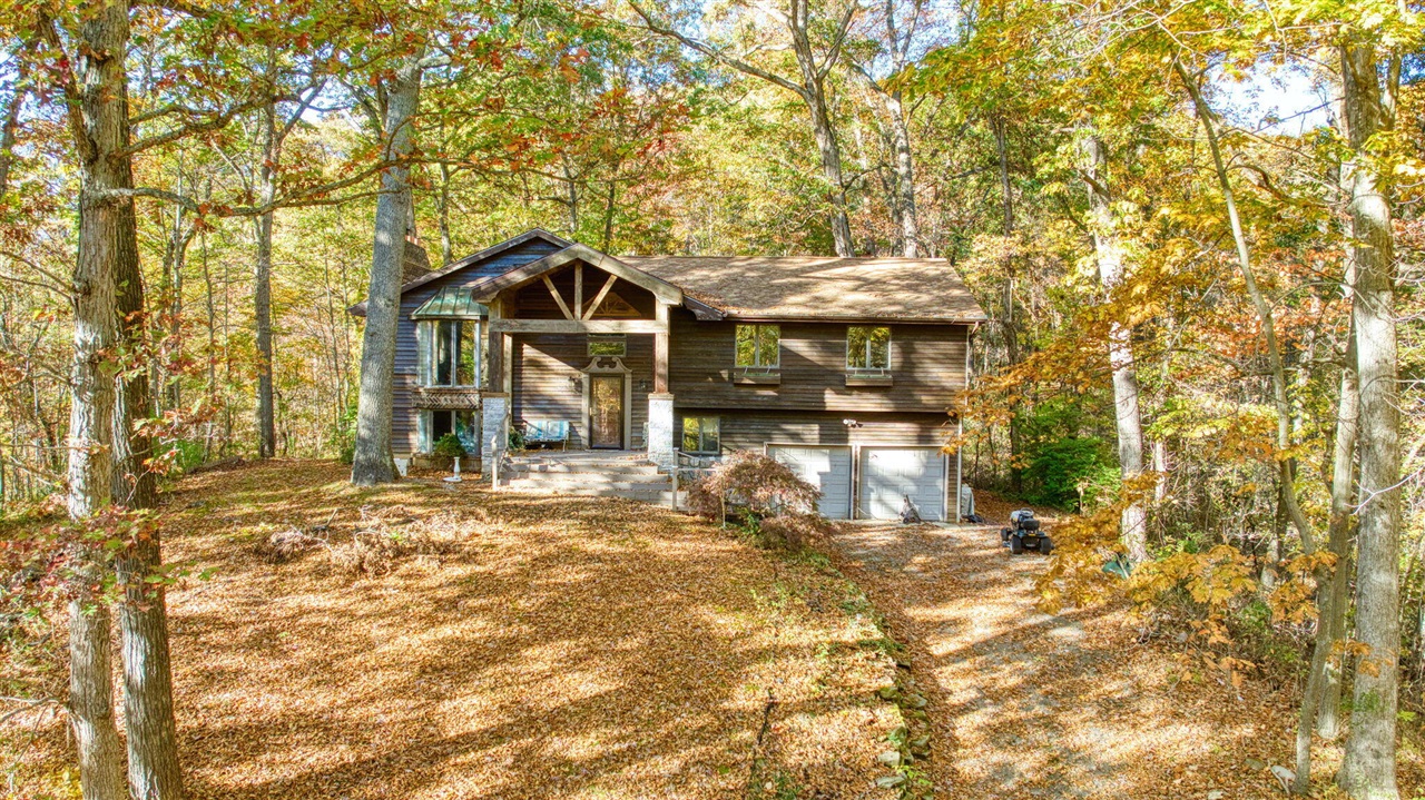 270 Wood Hills Drive Property Photo 2