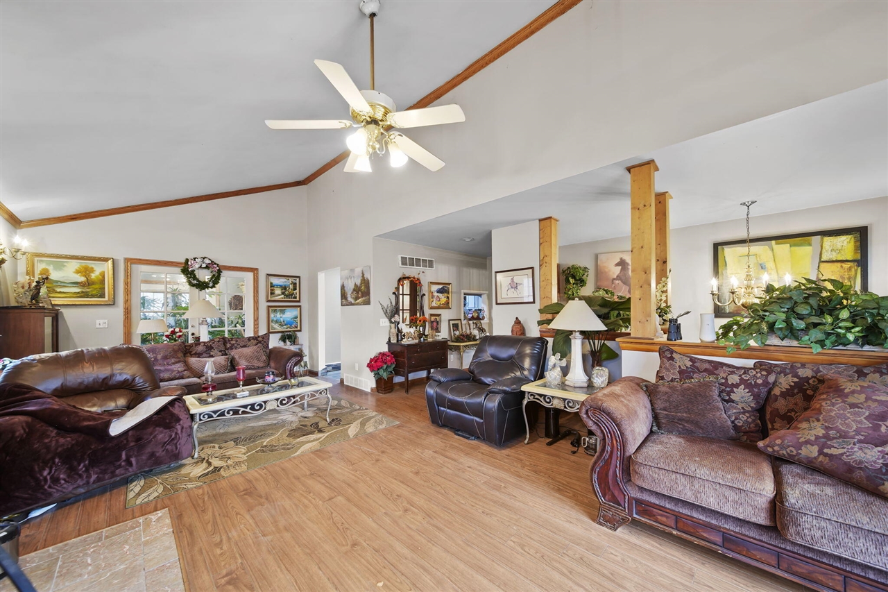 270 Wood Hills Drive Property Photo 6