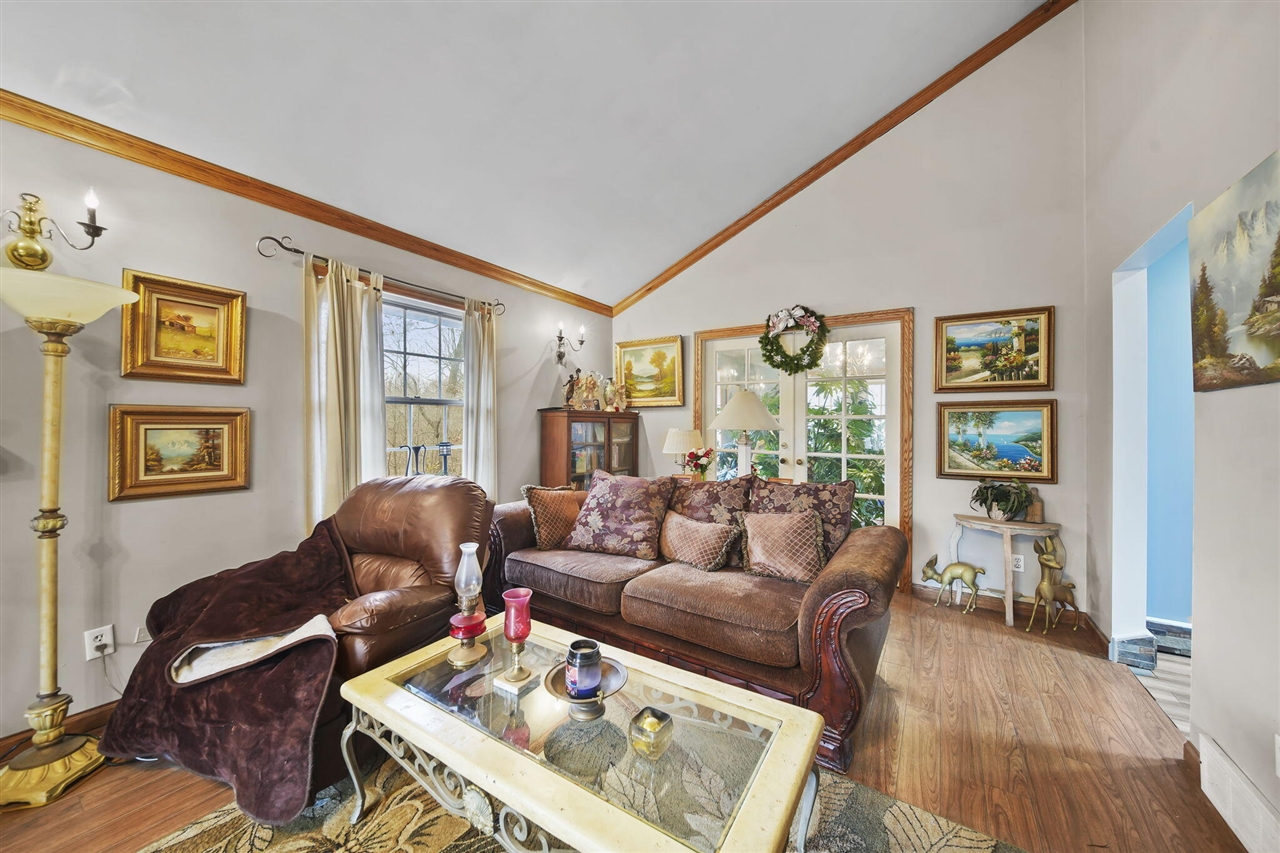 270 Wood Hills Drive Property Photo 7