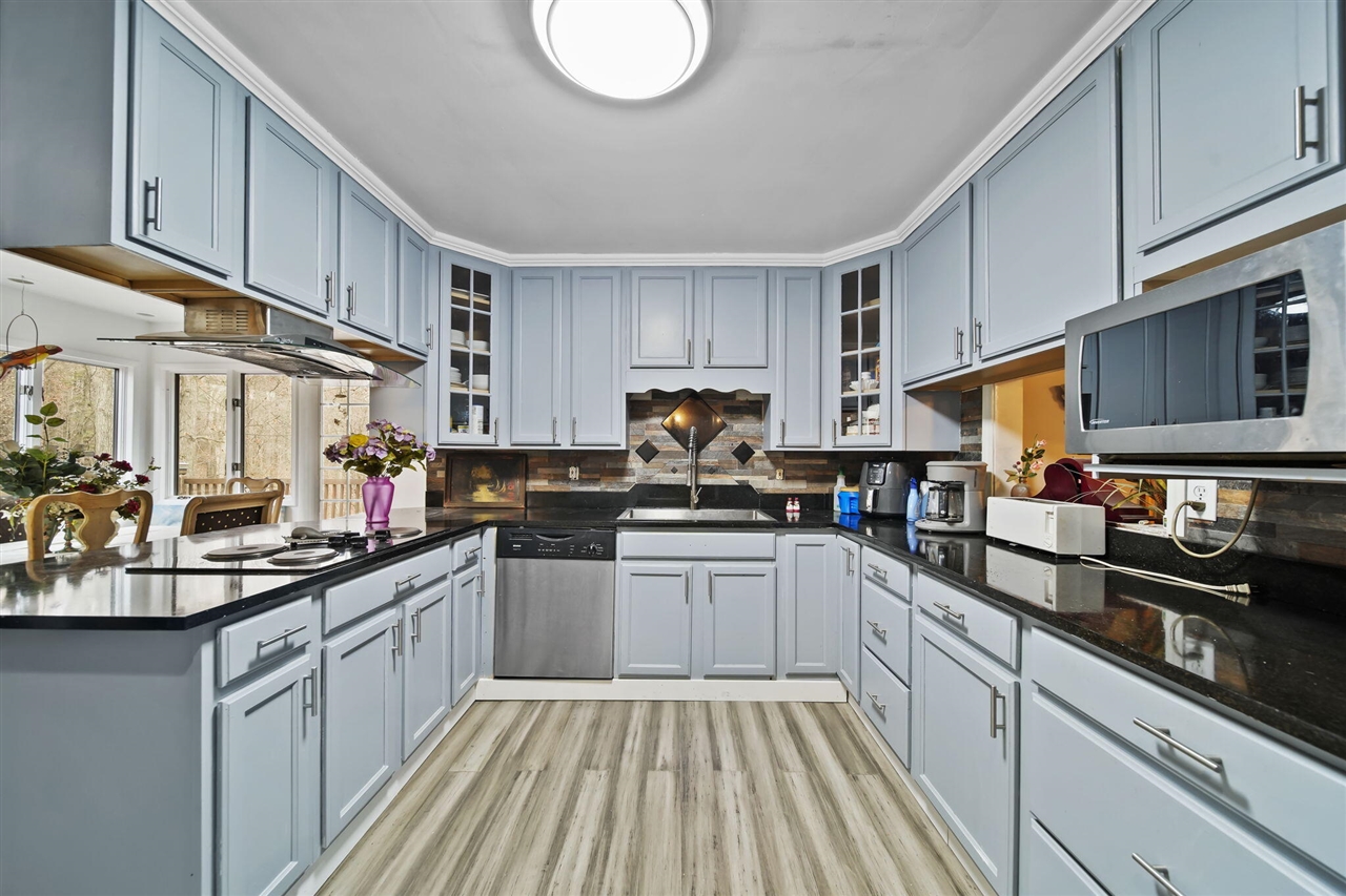 270 Wood Hills Drive Property Photo 8