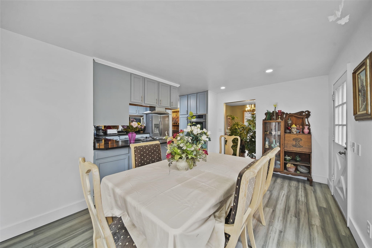 270 Wood Hills Drive Property Photo 12