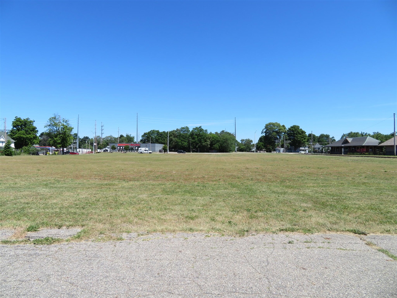 410 W Chicago Road Property Photo 1
