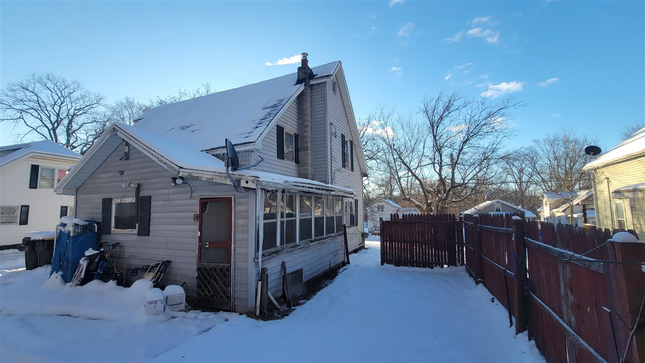 728 E Main Street Property Photo 4