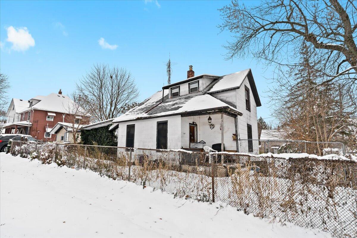 162 Edison Street Property Photo 4