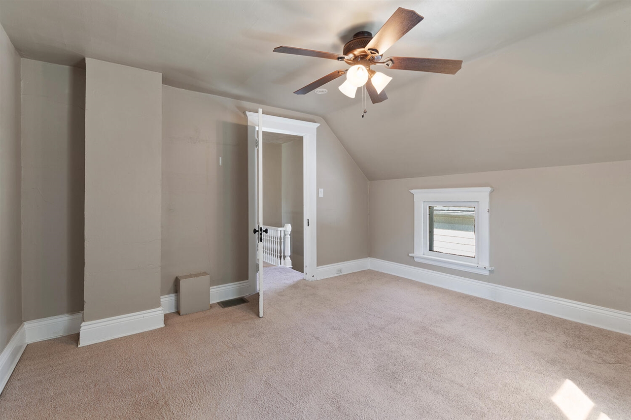 612 N Clinton Street Property Photo 10