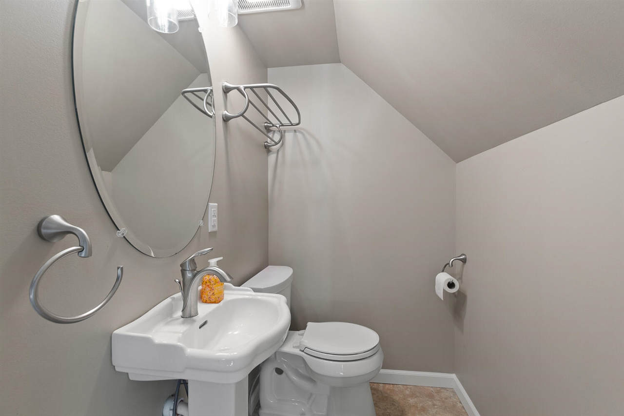 612 N Clinton Street Property Photo 12