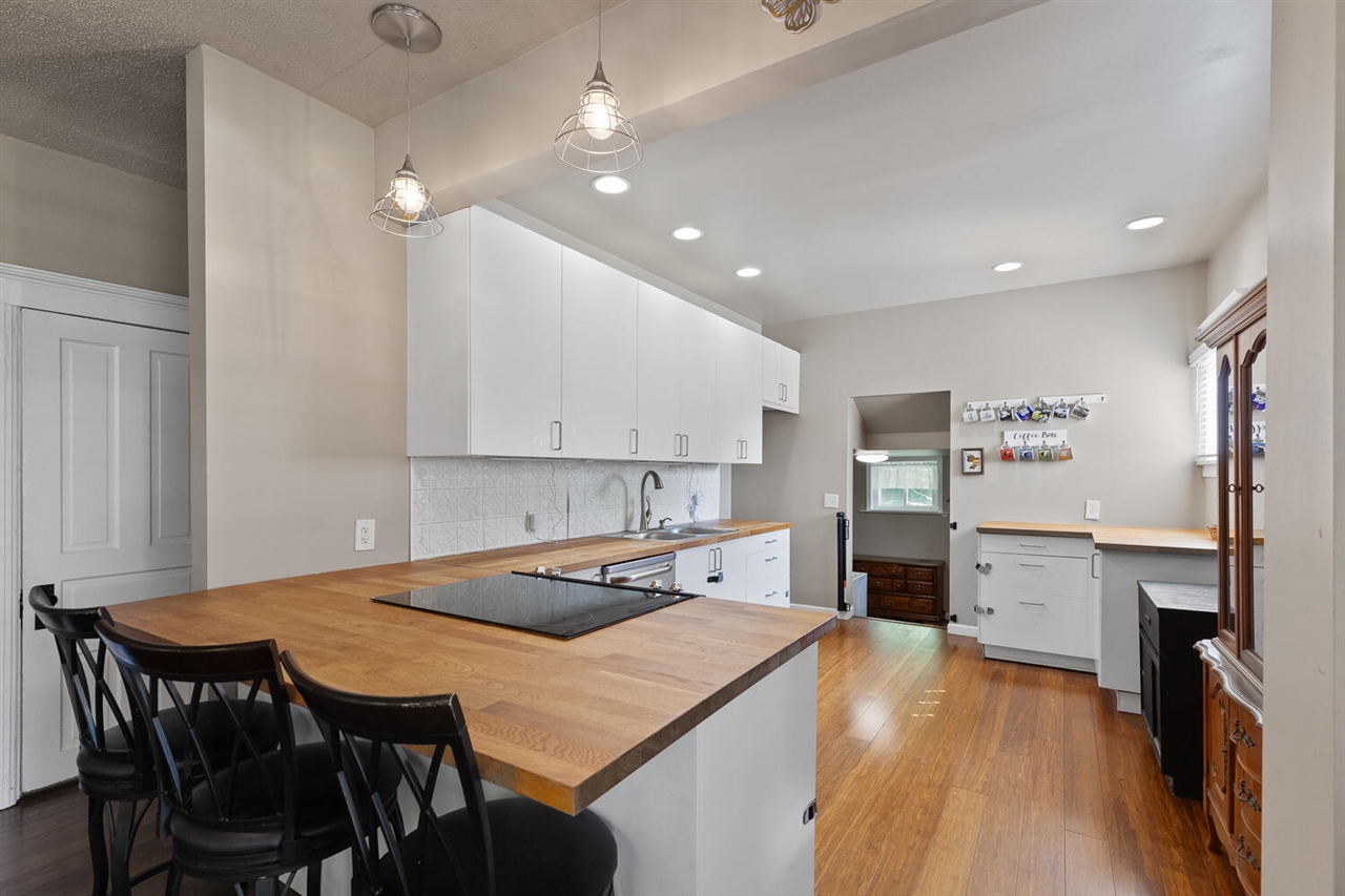 612 N Clinton Street Property Photo 21