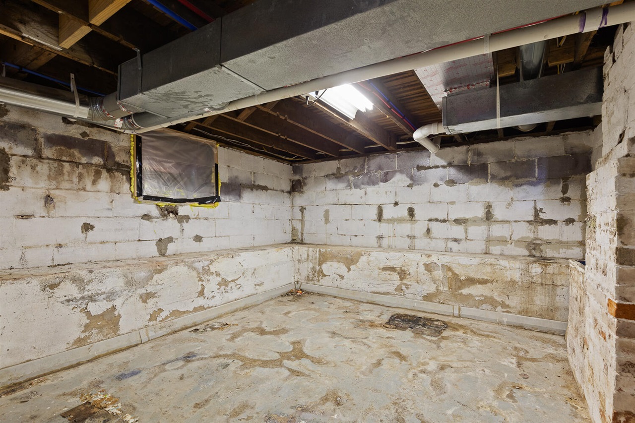 612 N Clinton Street Property Photo 33