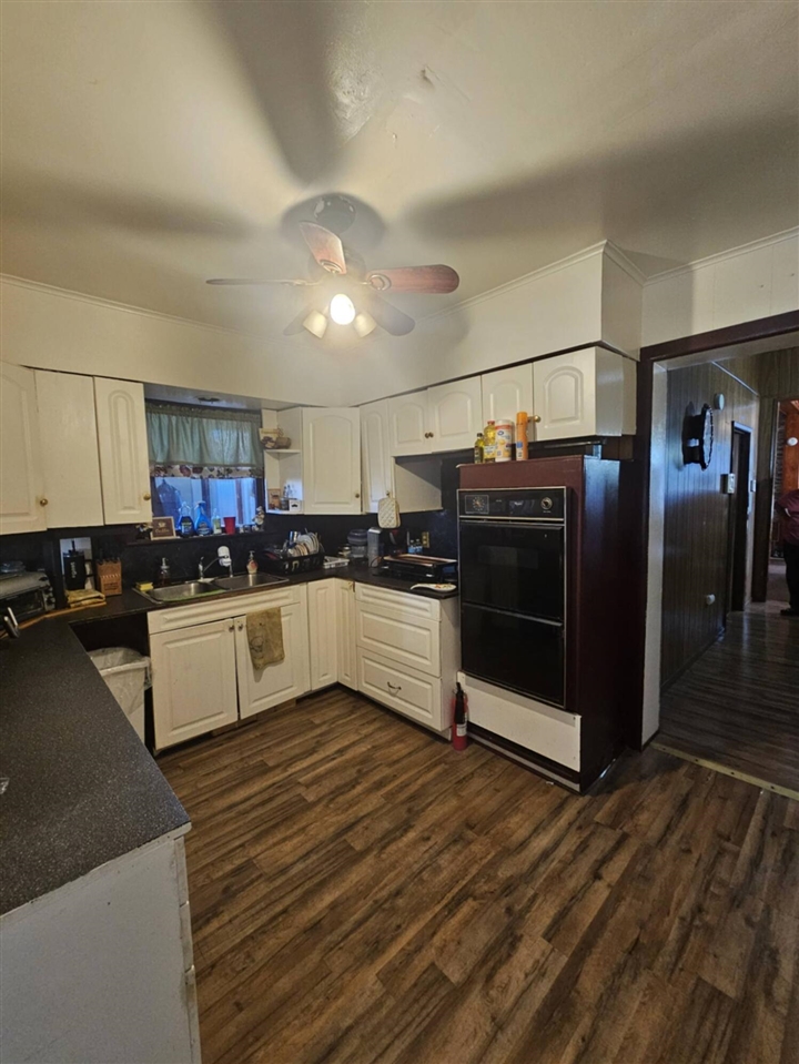 468 Colfax Avenue Property Photo 8
