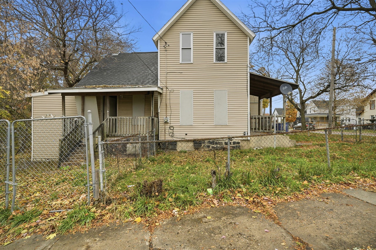 877 Oakland Avenue Property Photo 5