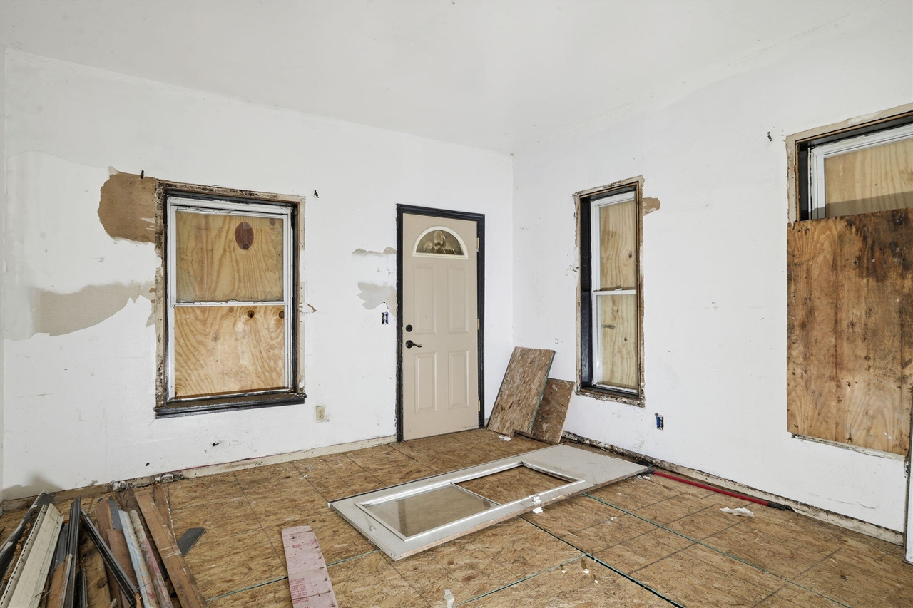 877 Oakland Avenue Property Photo 10