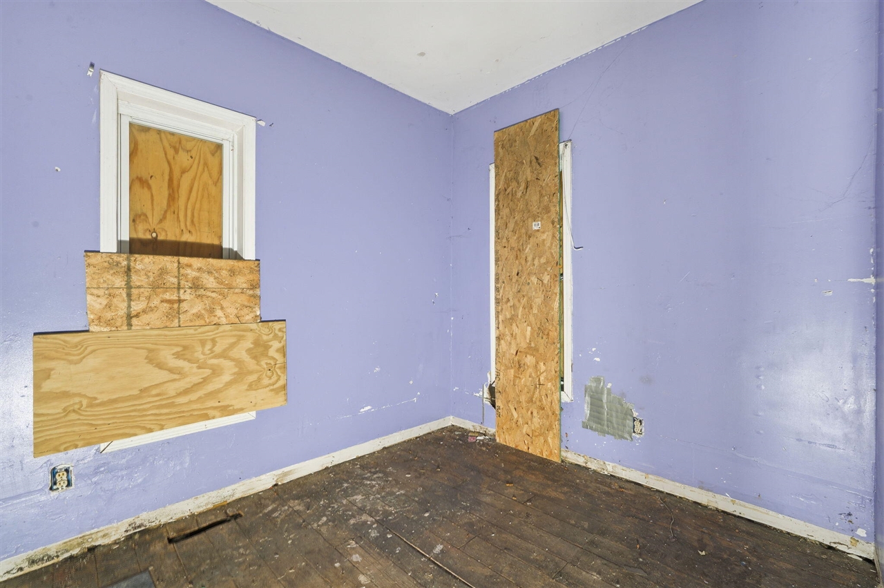 877 Oakland Avenue Property Photo 11