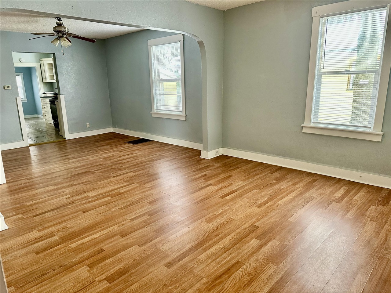 828 W Larch Avenue Property Photo 7