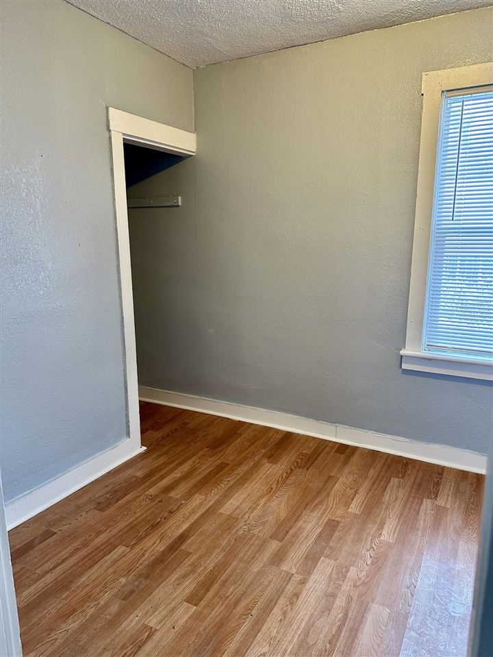 828 W Larch Avenue Property Photo 9