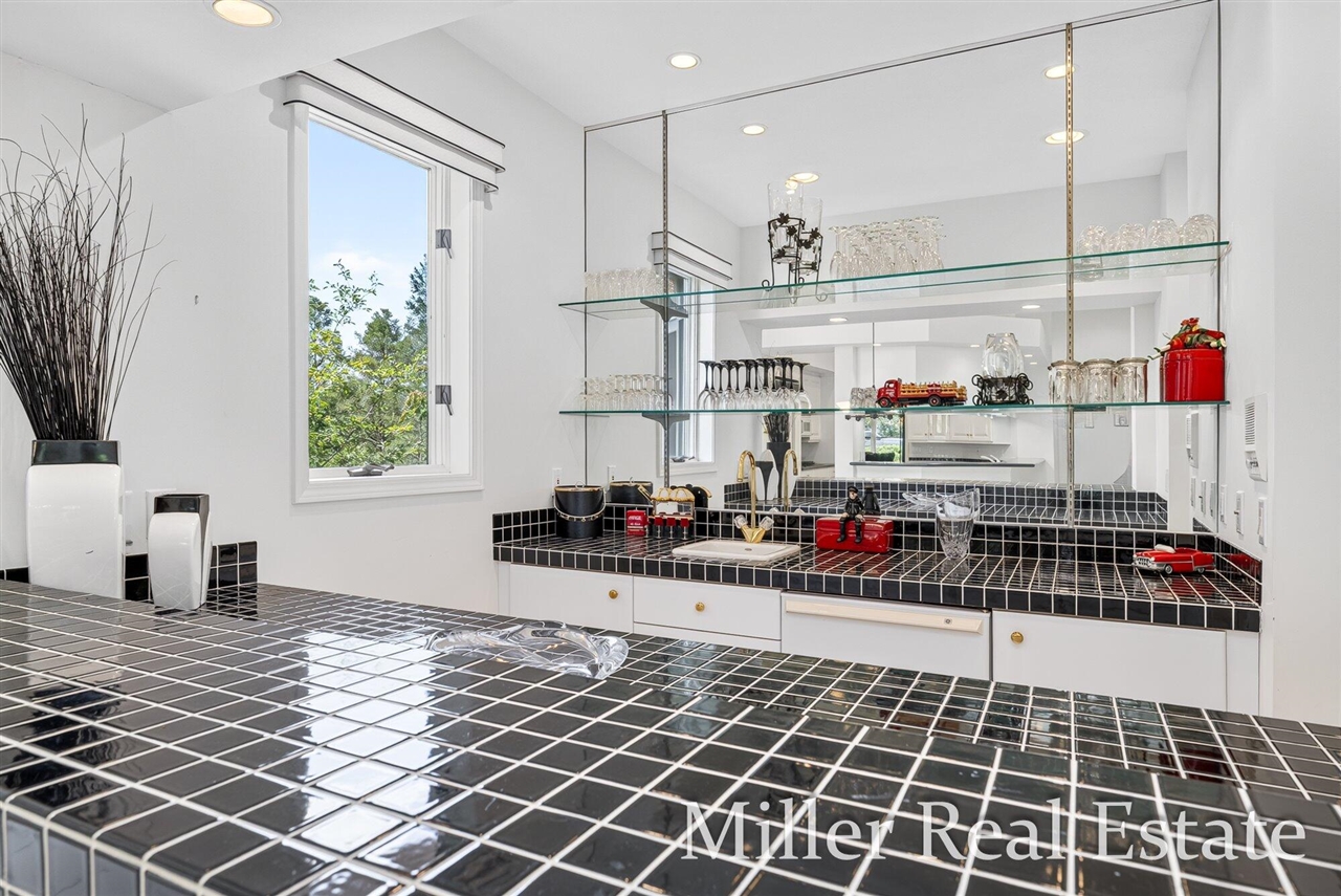 660 Indian Hills Drive Property Photo 30