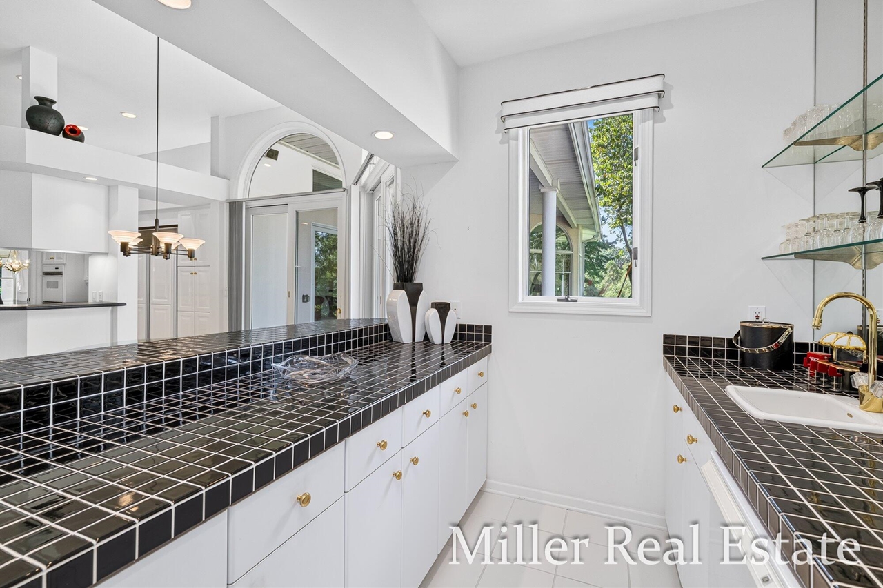 660 Indian Hills Drive Property Photo 31