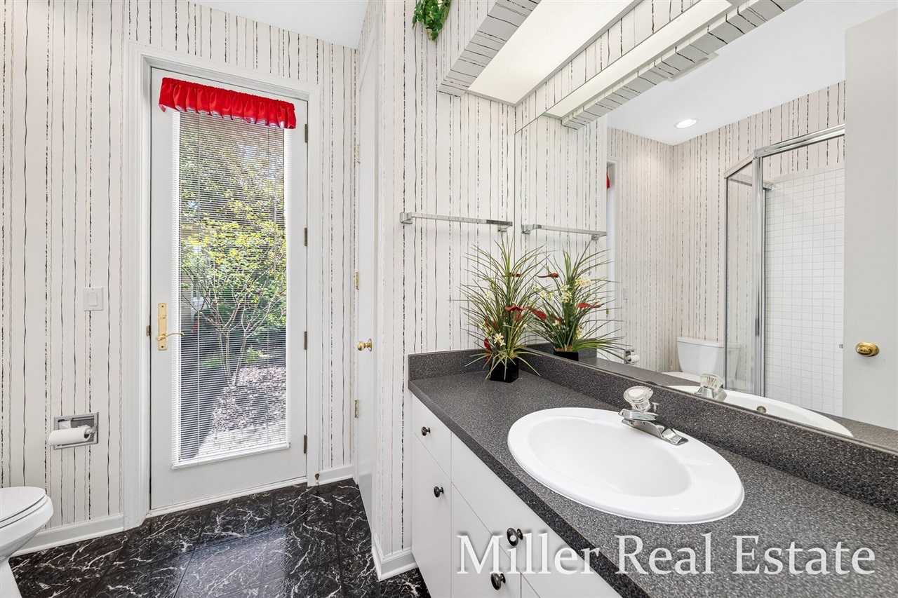 660 Indian Hills Drive Property Photo 33