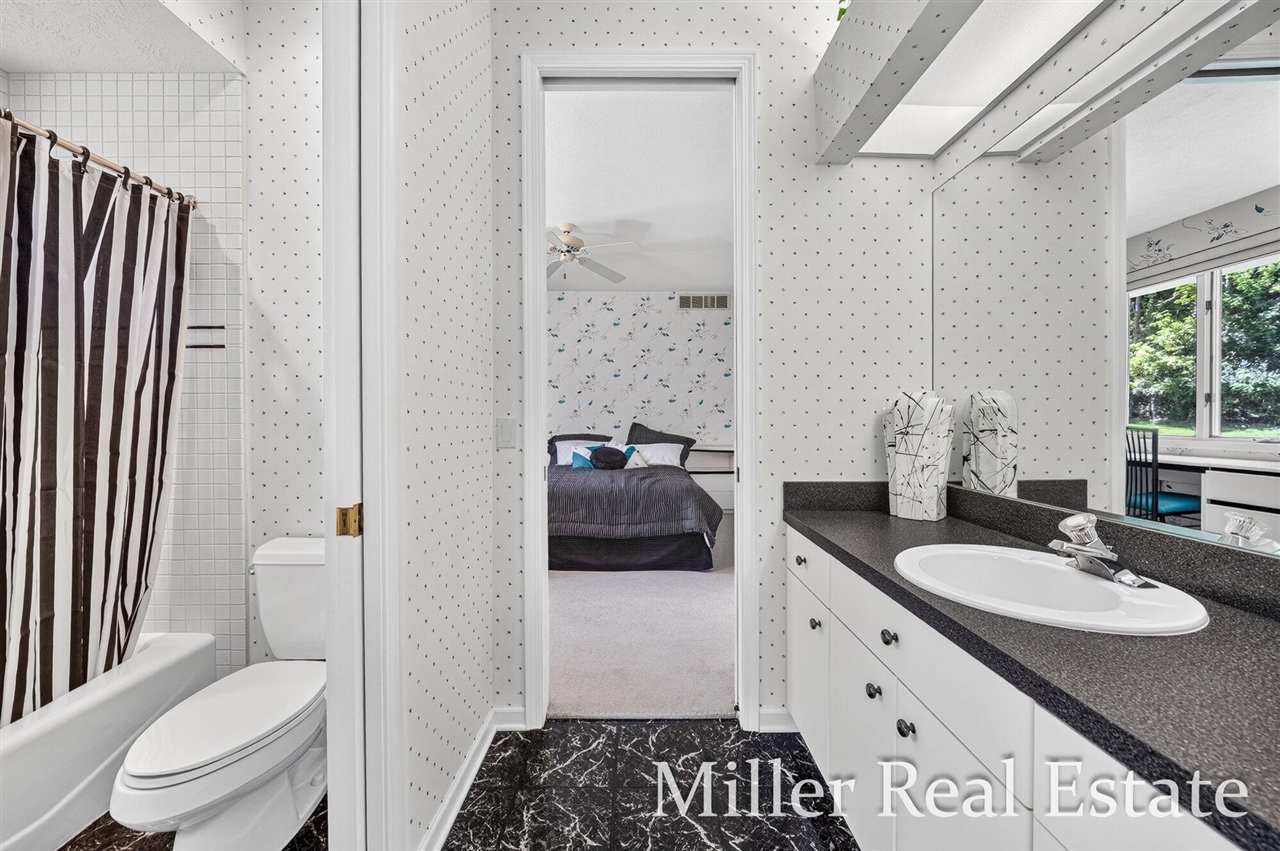 660 Indian Hills Drive Property Photo 40