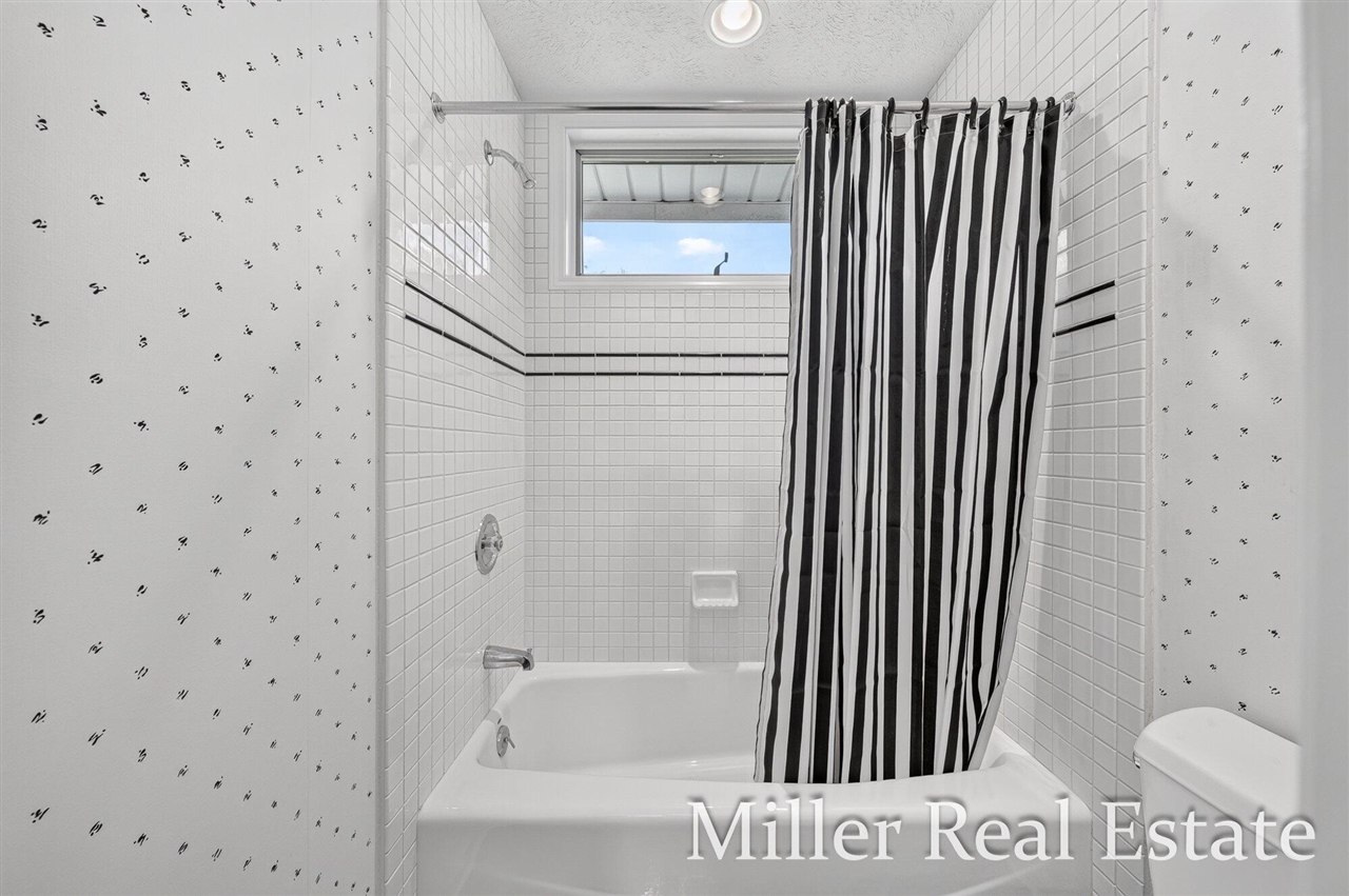 660 Indian Hills Drive Property Photo 41
