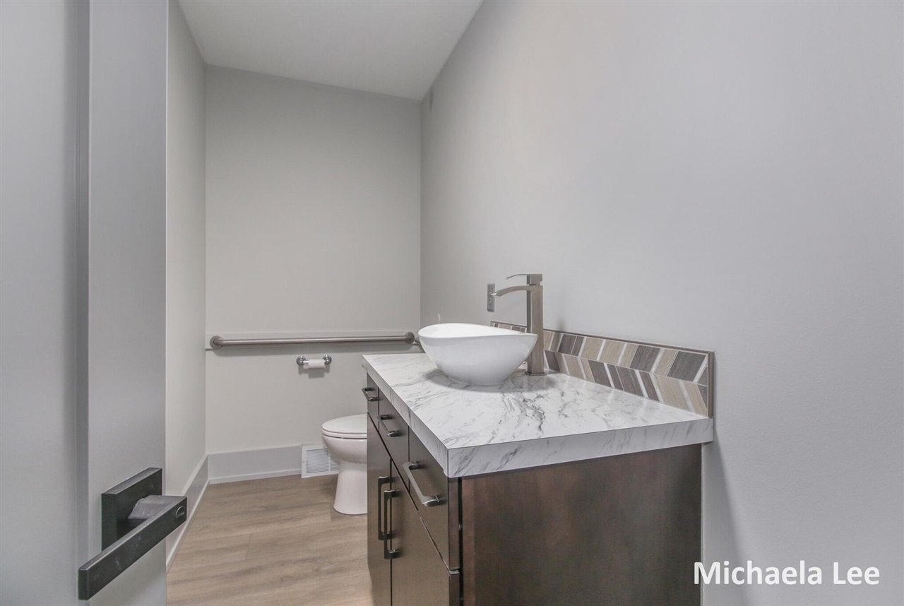 402 Thornton Street Property Photo 12