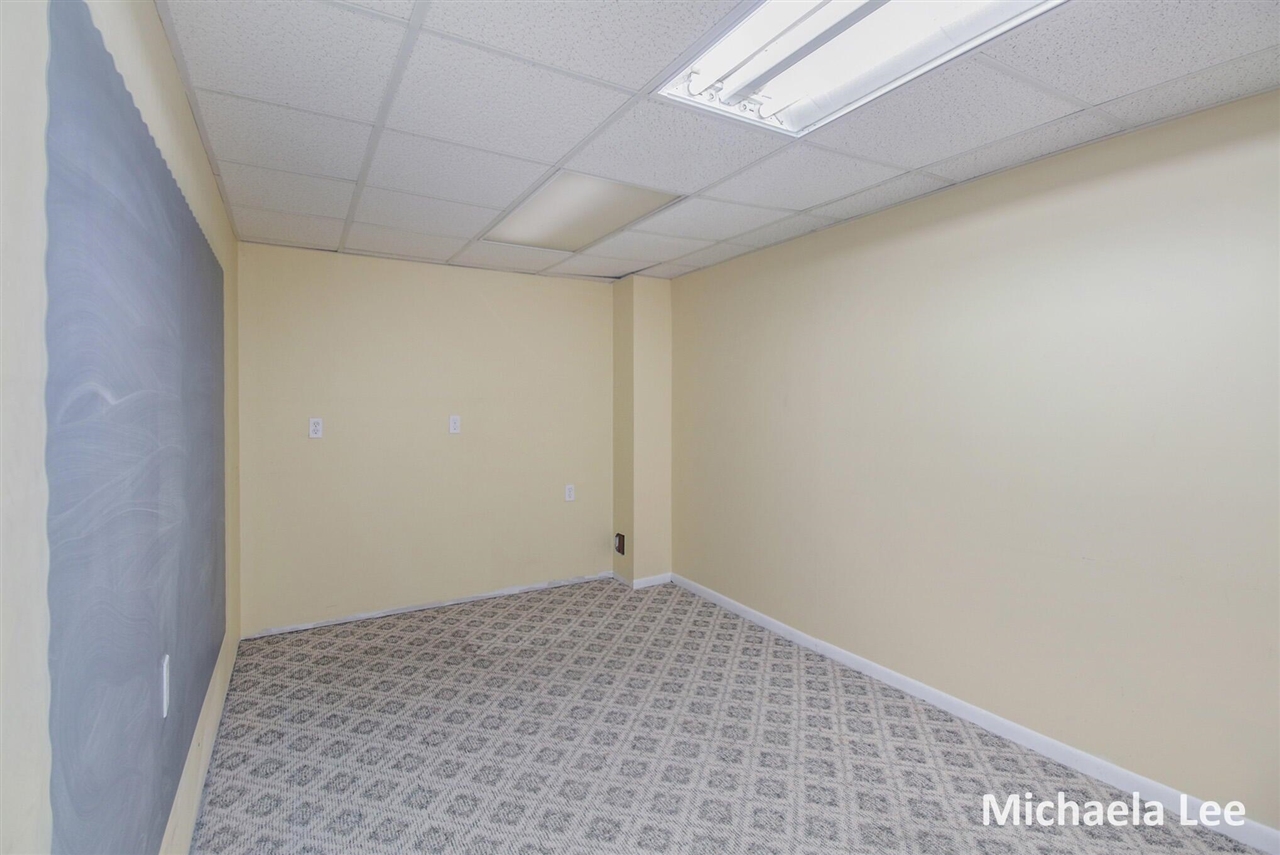402 Thornton Street Property Photo 15