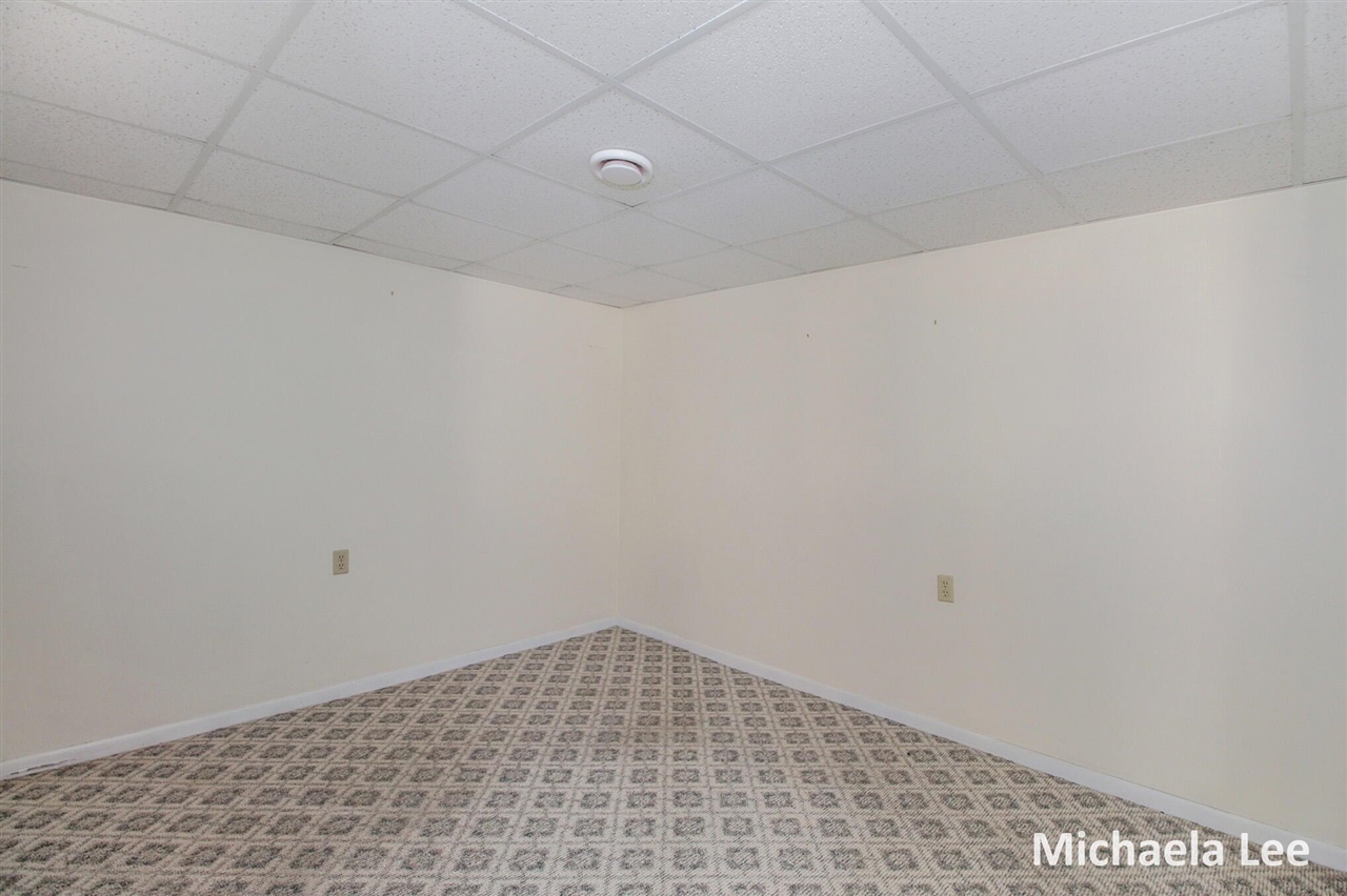 402 Thornton Street Property Photo 16