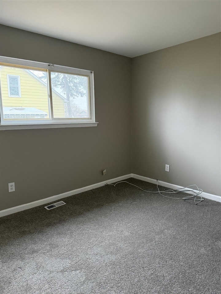 2399 Emmons Avenue Property Photo 8