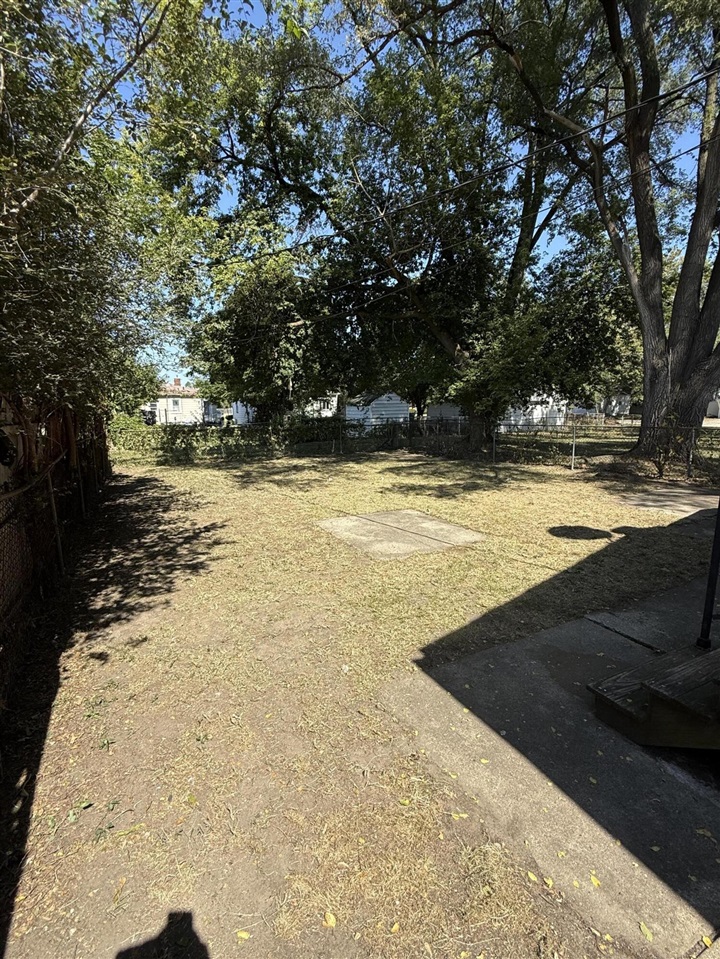 2399 Emmons Avenue Property Photo 10