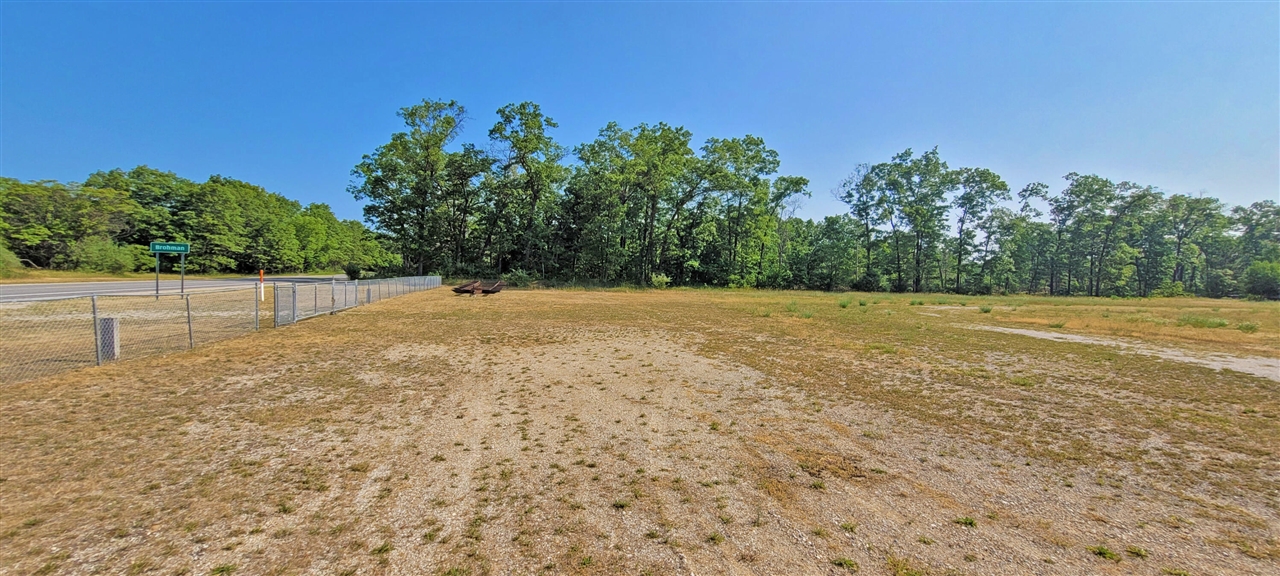 6634 N Woodbridge Road Property Photo 5